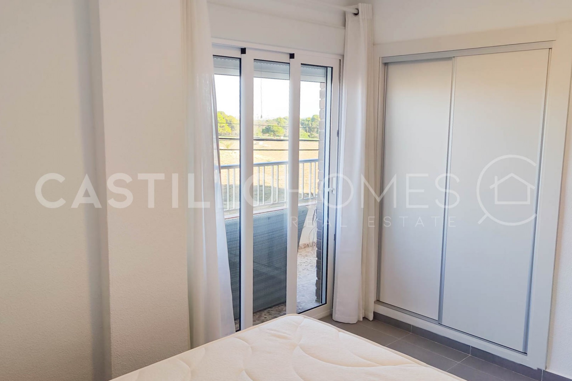 Revente - Apartment -
Torrevieja - Punta prima