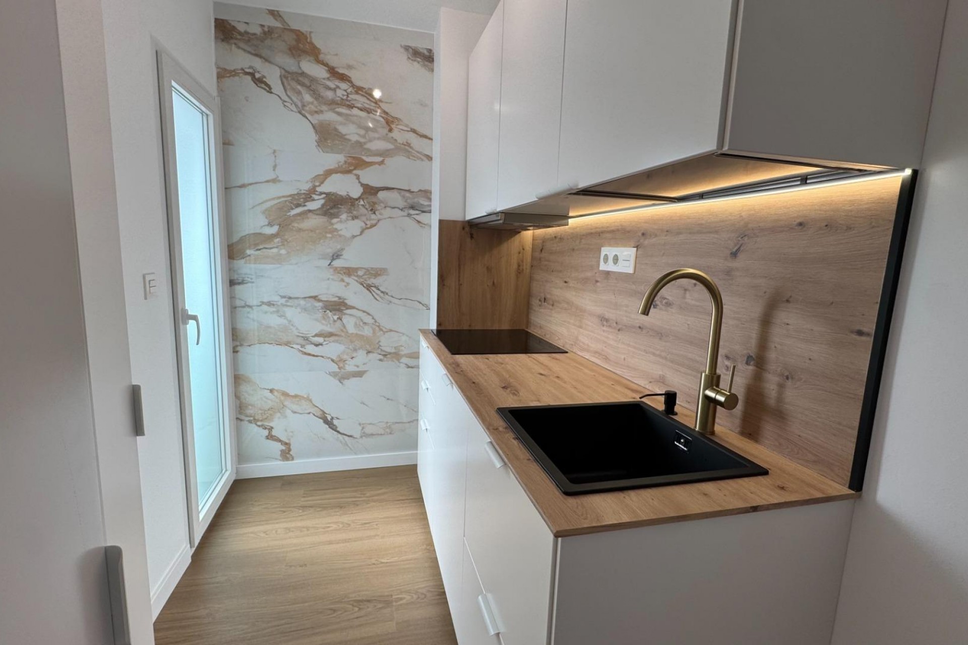 Revente - Apartment -
Torrevieja - Punta prima