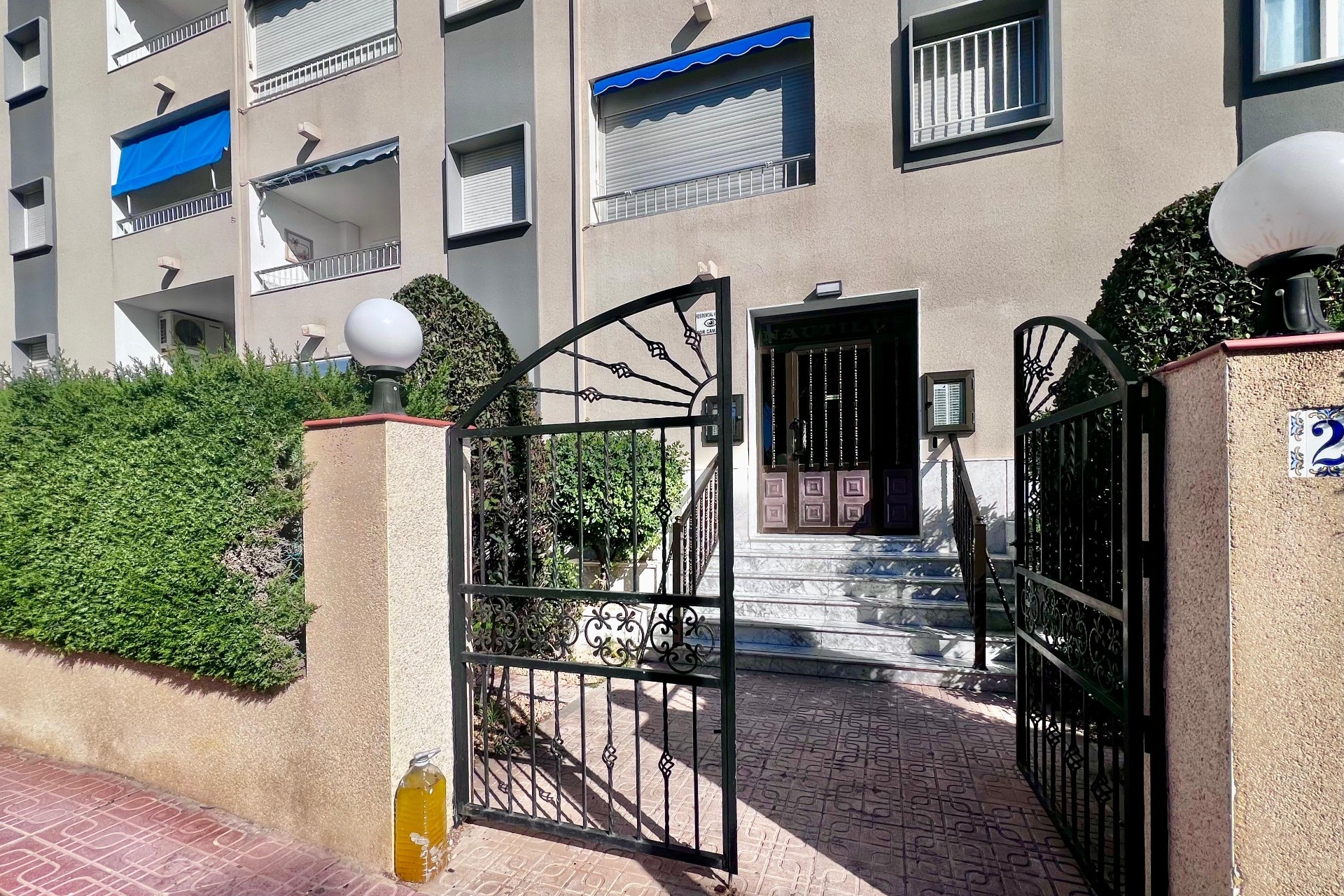 Revente - Apartment -
Torrevieja - Punta prima