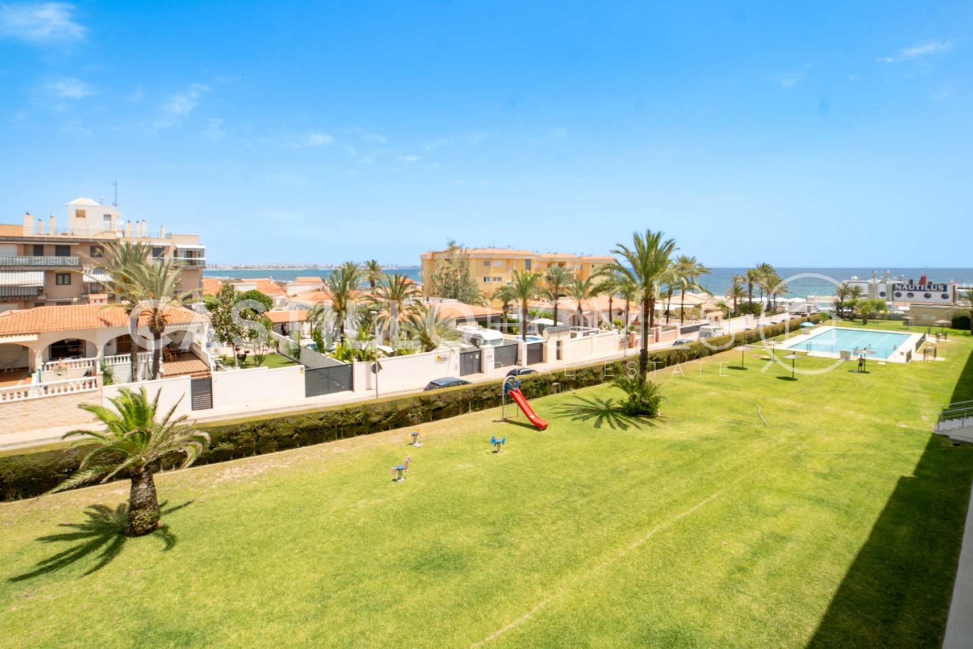 Revente - Apartment -
Torrevieja - Punta prima
