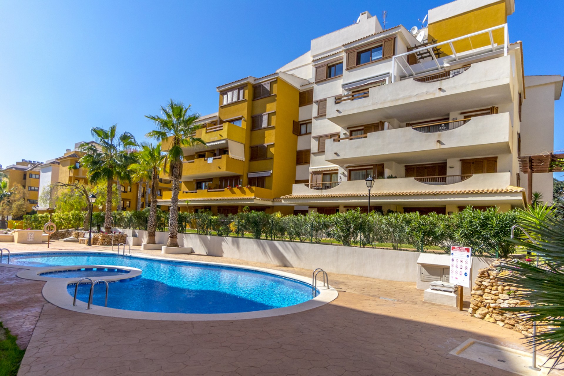 Revente - Apartment -
Torrevieja - Punta prima