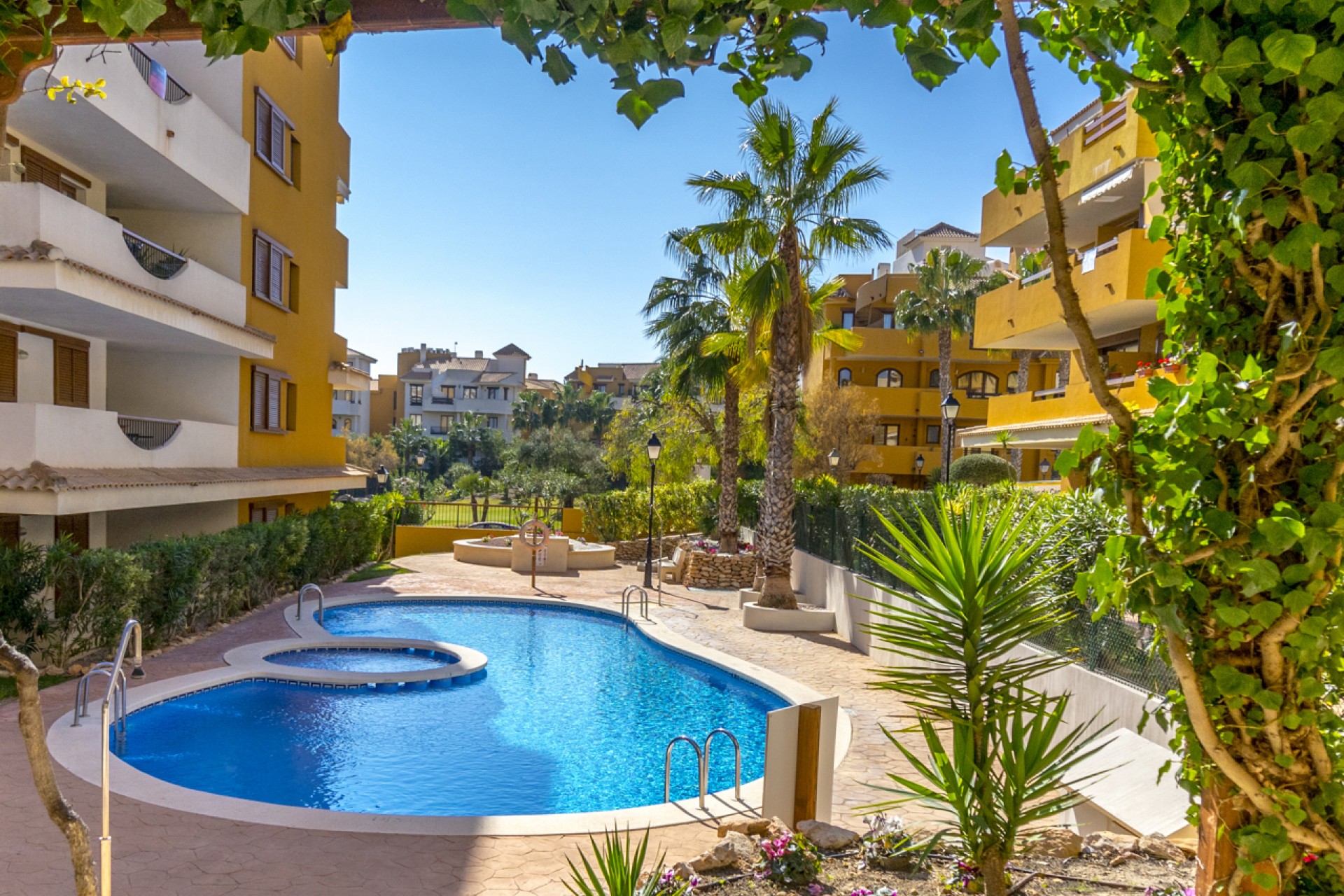 Revente - Apartment -
Torrevieja - Punta prima