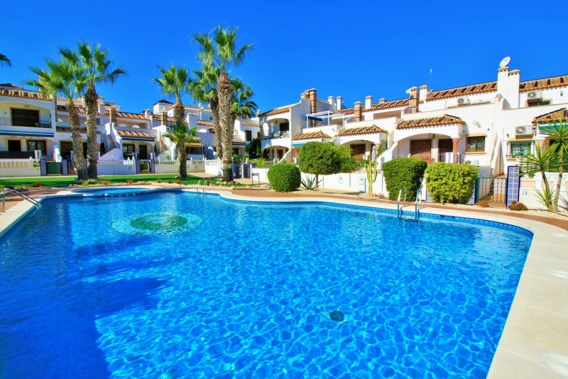 Revente - Apartment -
Villamartin - PAU 8