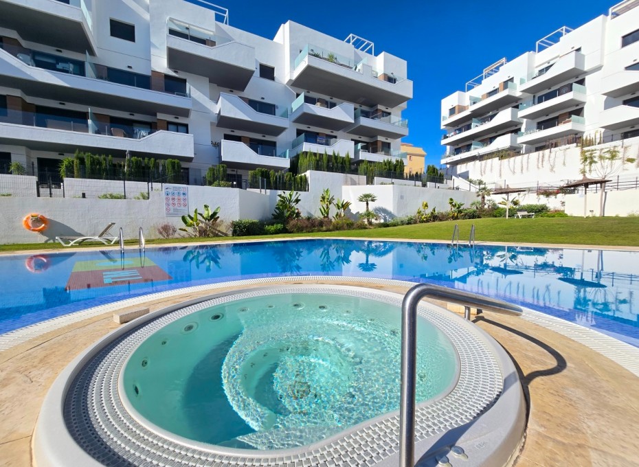 Revente - Apartment -
Villamartin