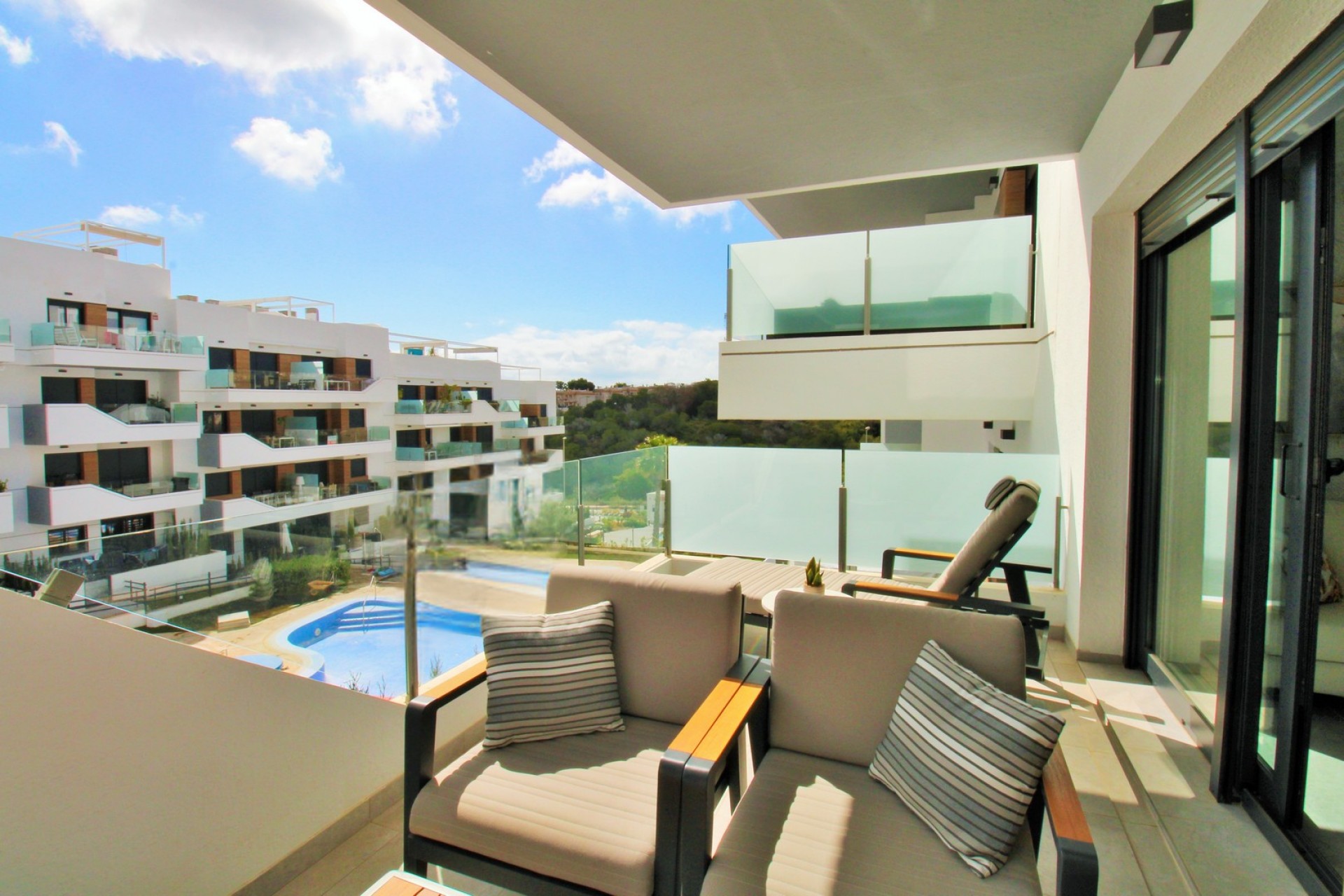 Revente - Apartment -
Villamartin