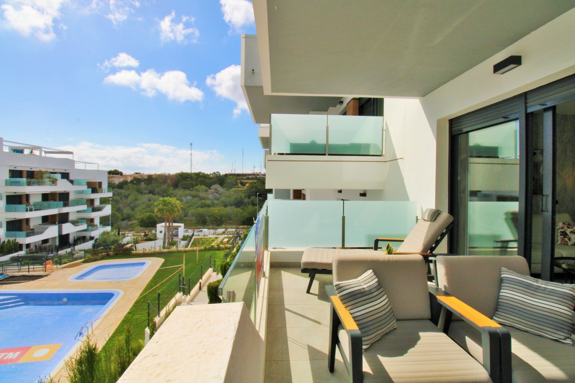Revente - Apartment -
Villamartin