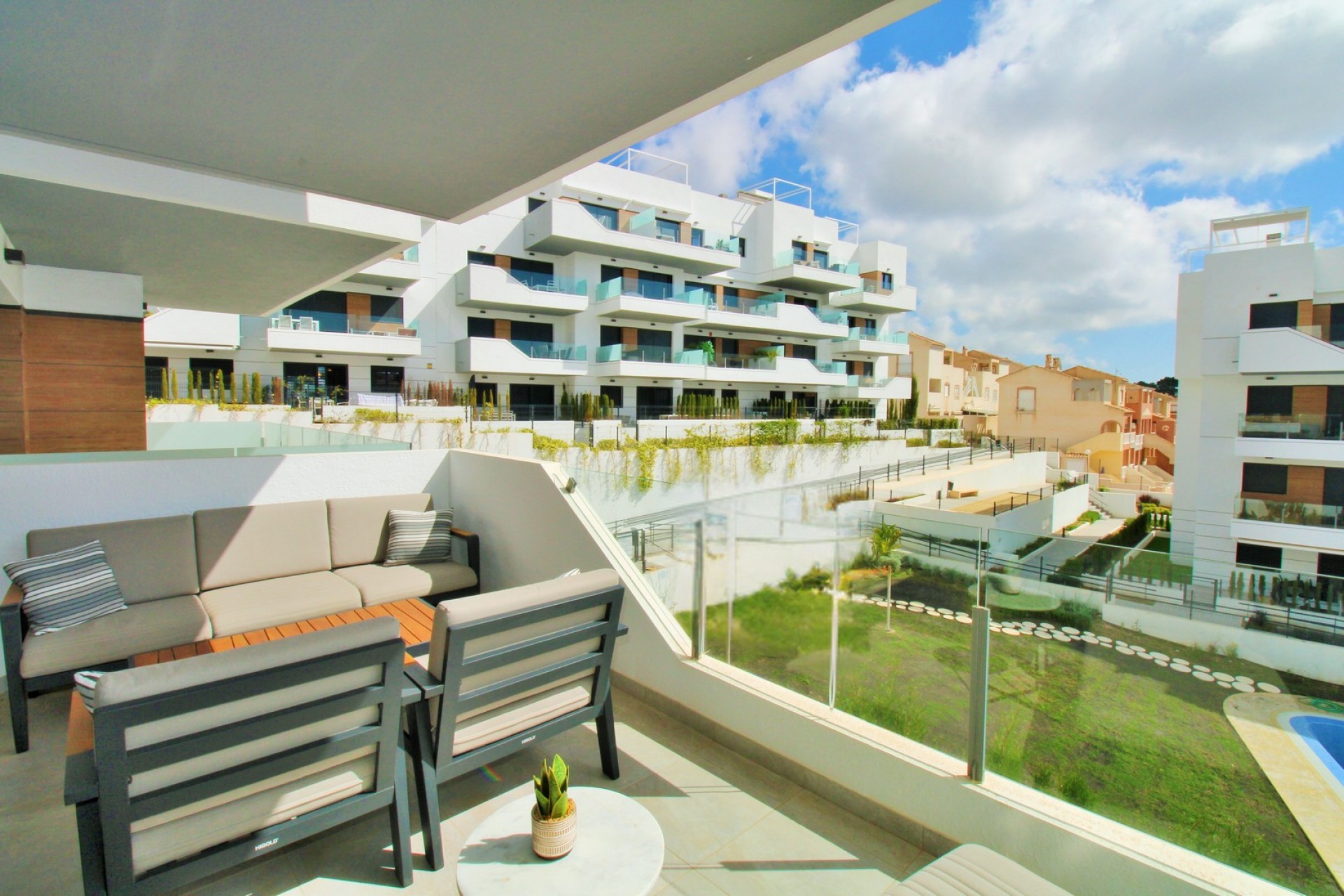 Revente - Apartment -
Villamartin