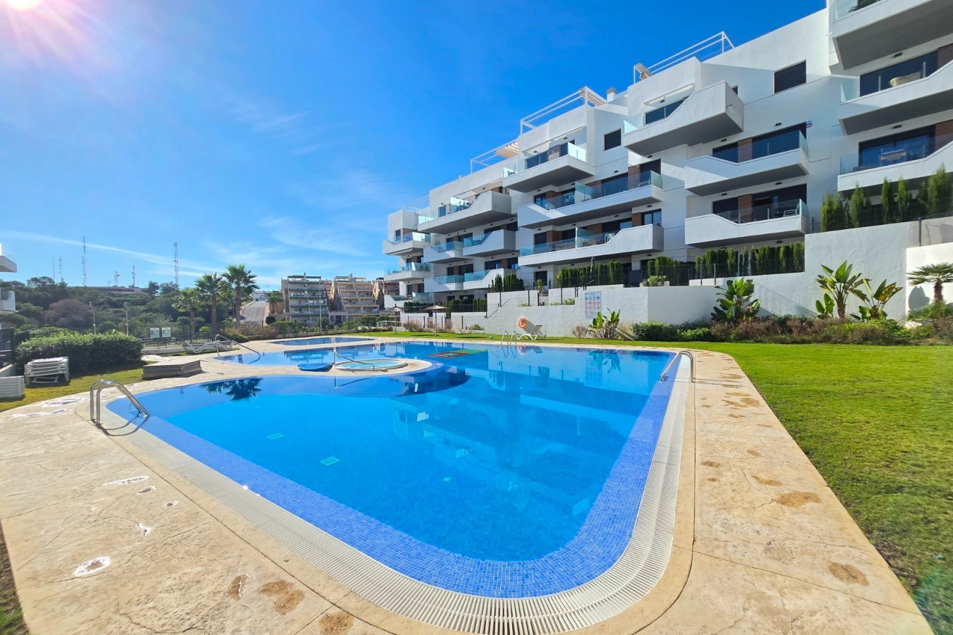 Revente - Apartment -
Villamartin