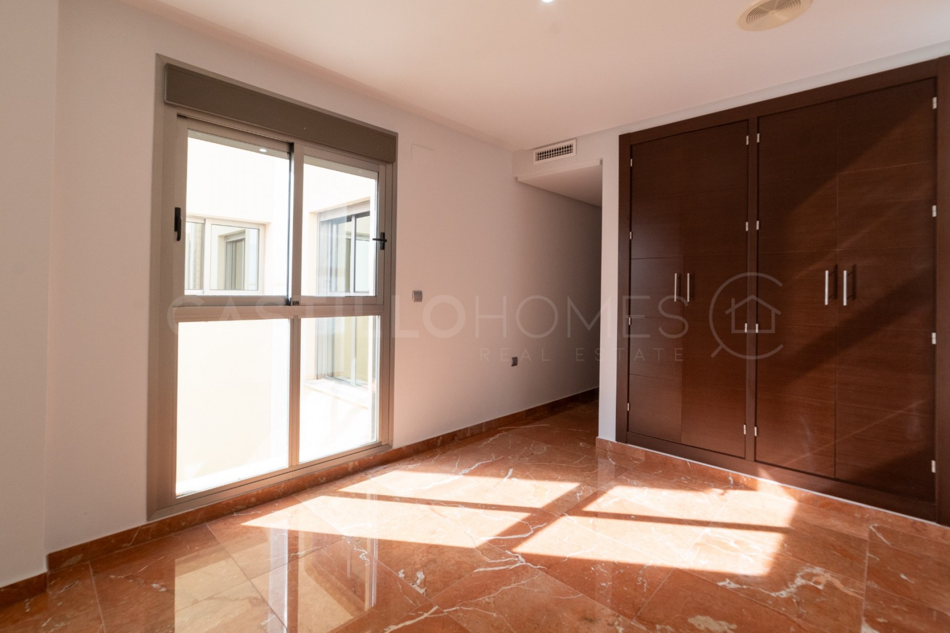 Revente - Attique -
Torrevieja - Centro