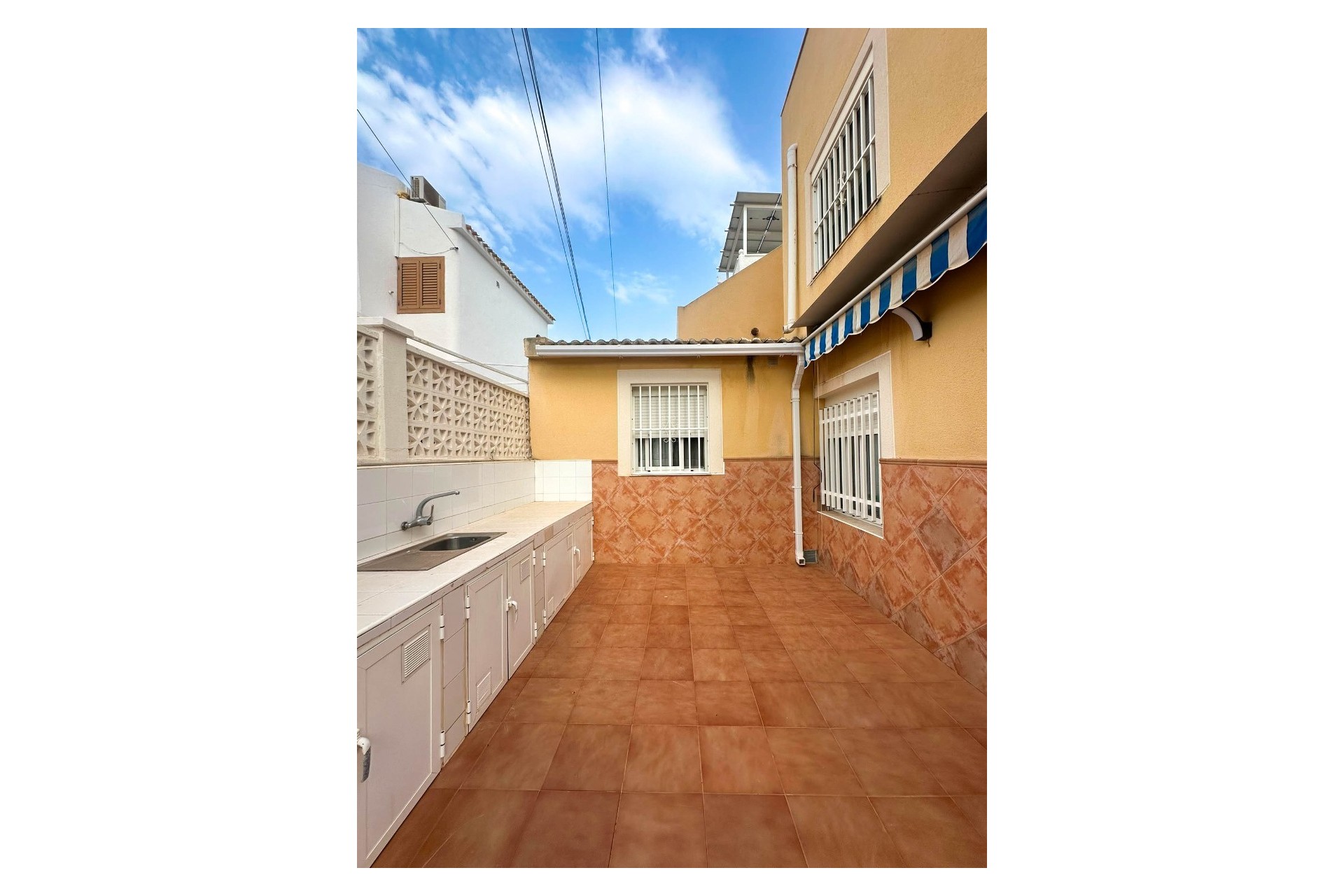 Revente - Bungalow -
Torrevieja - Urb. Rosaleda