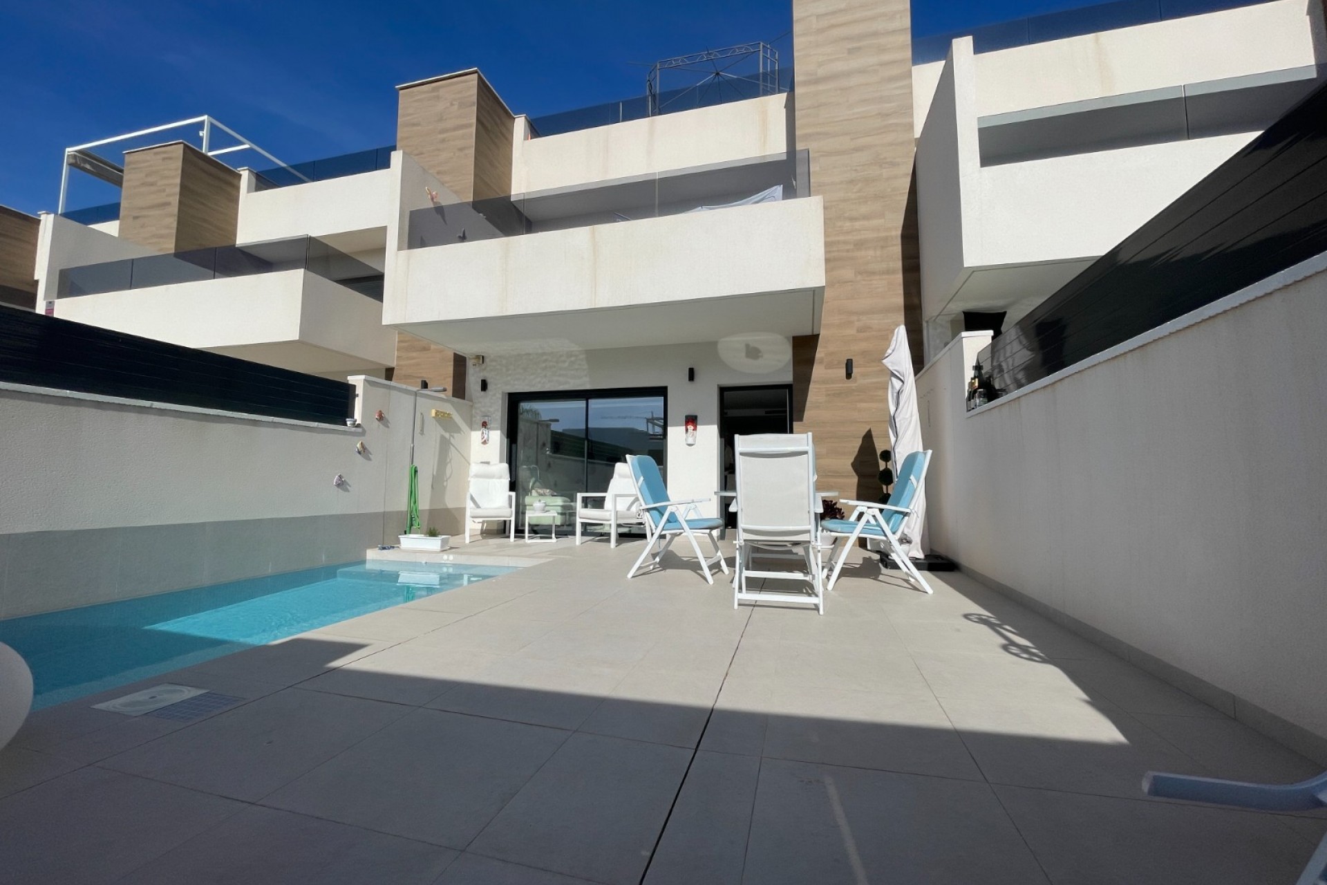 Revente - Chalet Adosados -
Benijofar - Centro