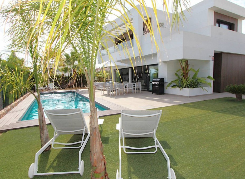 Revente - Chalet / Villa -
Rojales - Cuidad Quesada