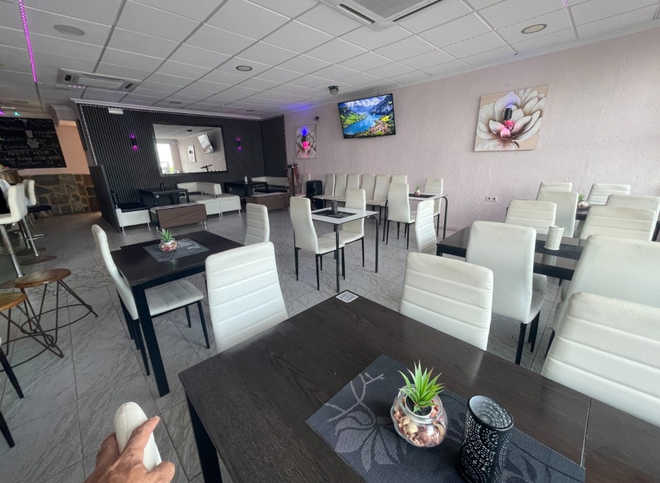 Revente - Commercial -
Torrevieia - Comunidad Valenciana