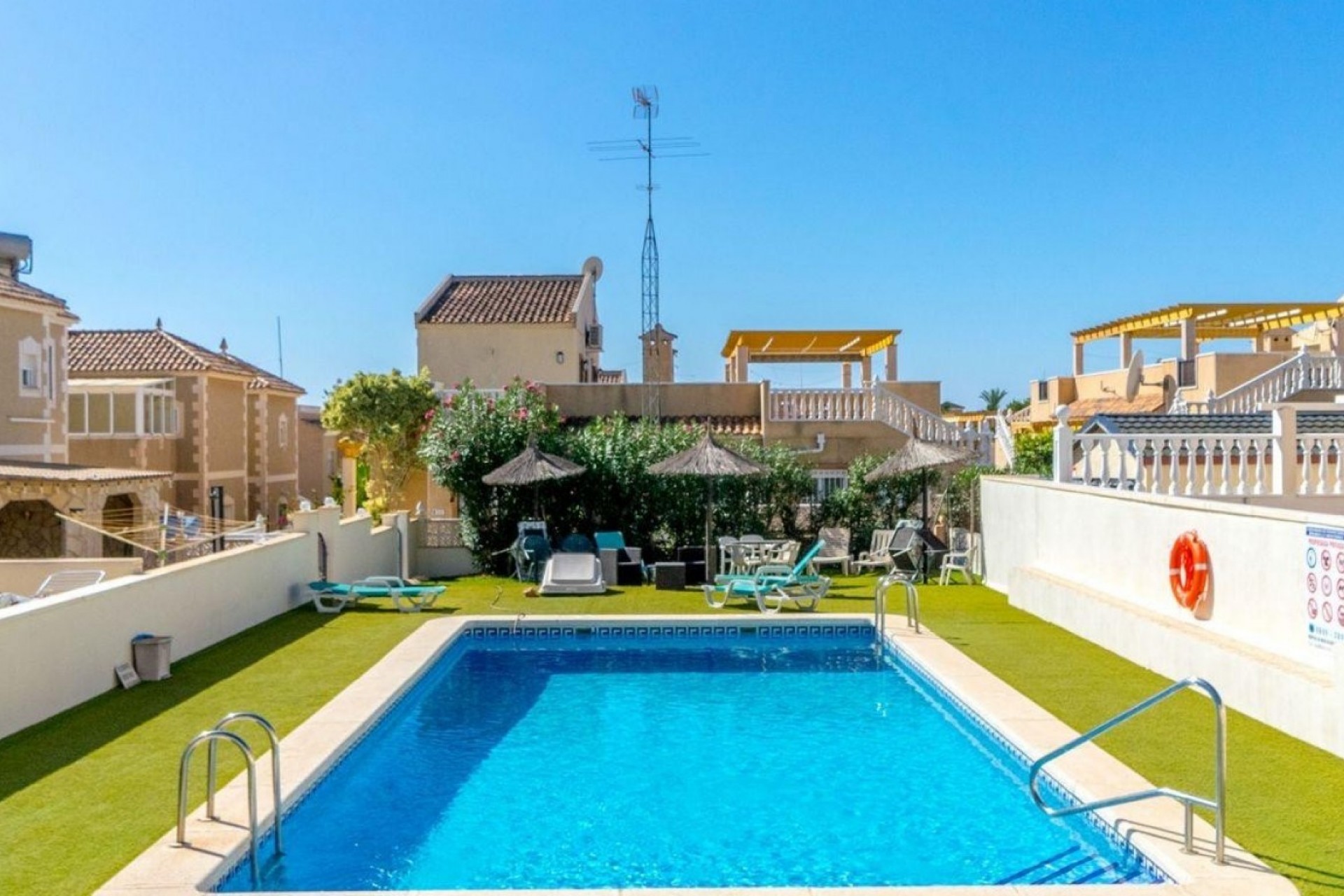 Revente - Detached Villa -
Orihuela Costa - Villamartín