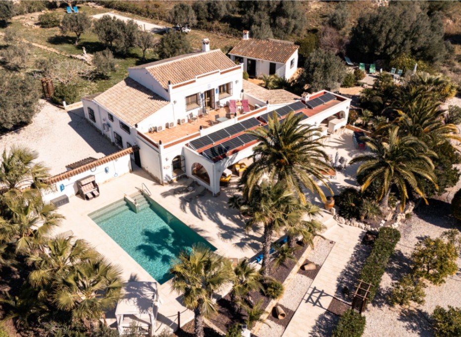Revente - Finca -
Teulada - Canor