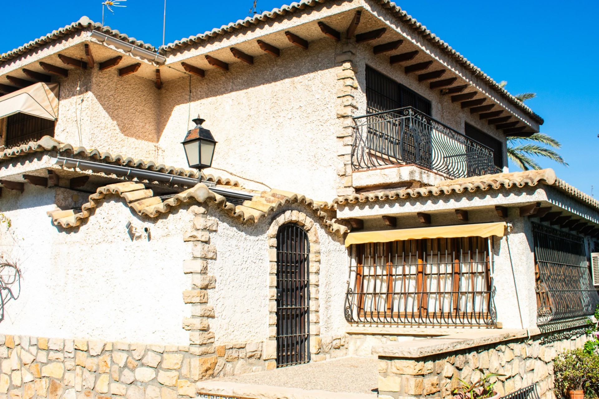 Revente - Independent villa -
Alicante - Albufereta
