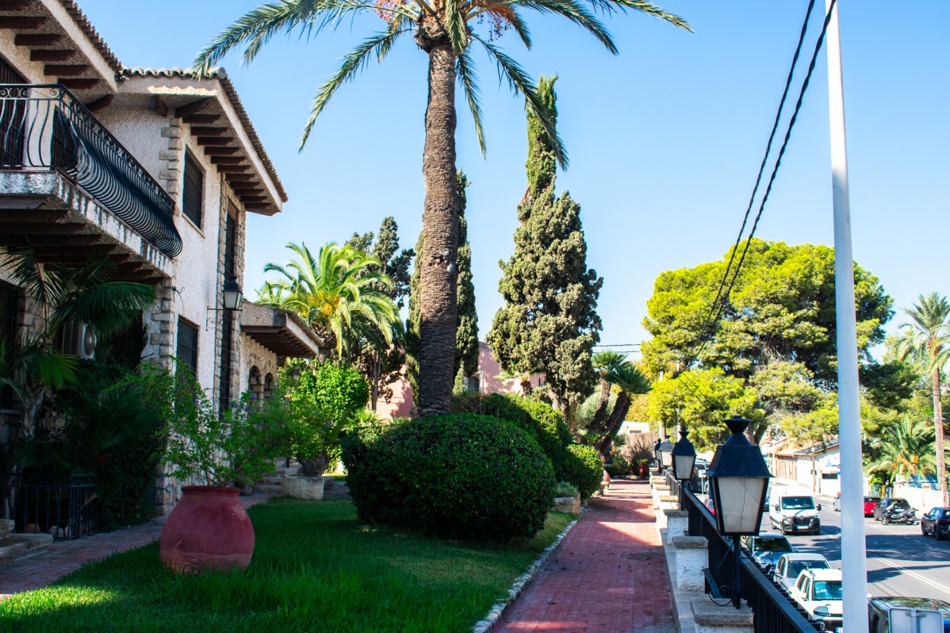 Revente - Independent villa -
Alicante - Albufereta