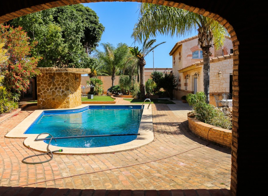 Revente - Independent villa -
LOS URRUTIAS