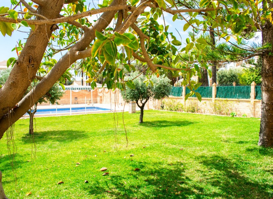 Revente - Independent villa -
Orihuela Costa - MUY CERCA DE LA PLAYA