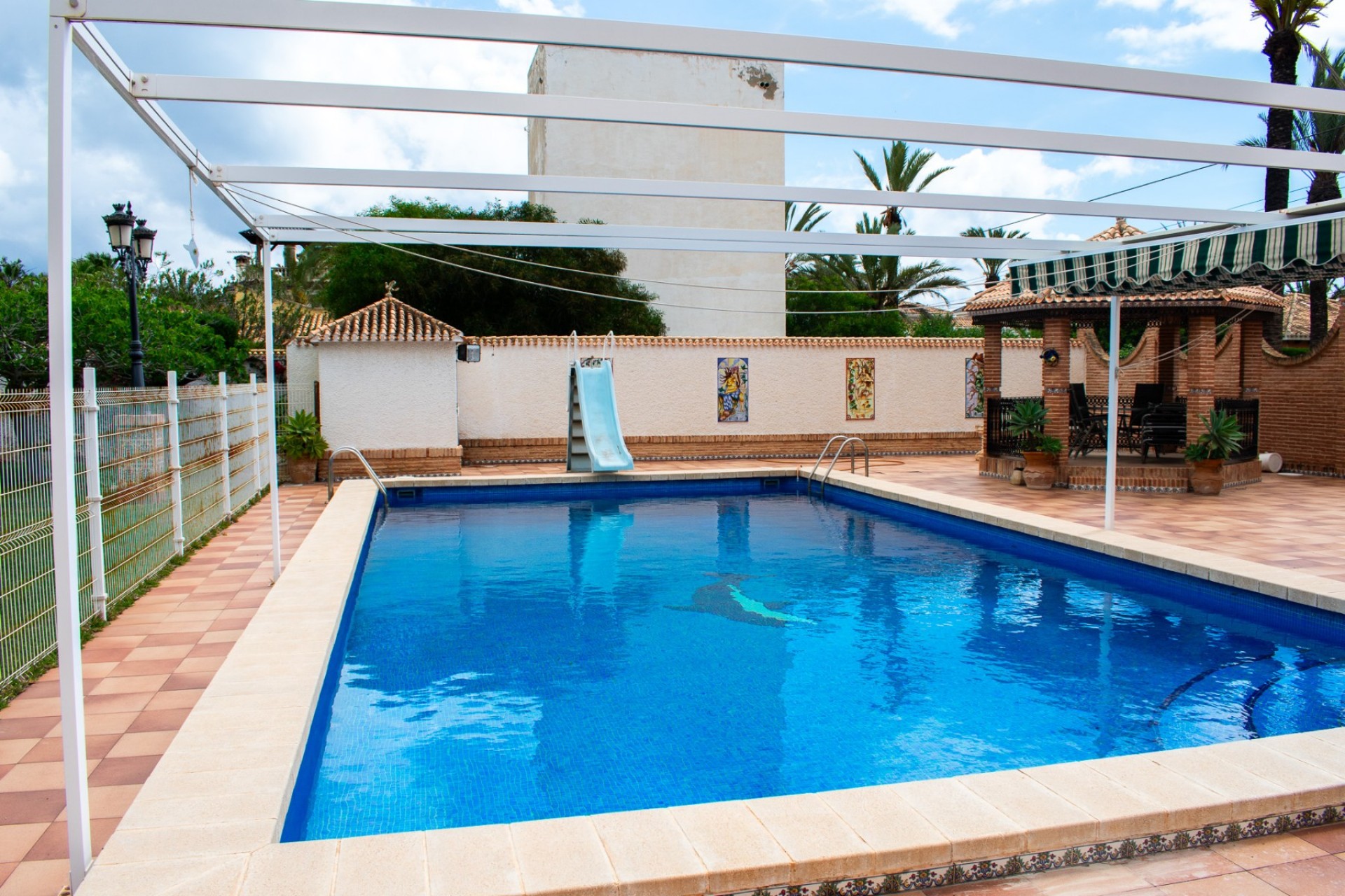 Revente - Independent villa -
Orihuela Costa - MUY CERCA DE LA PLAYA