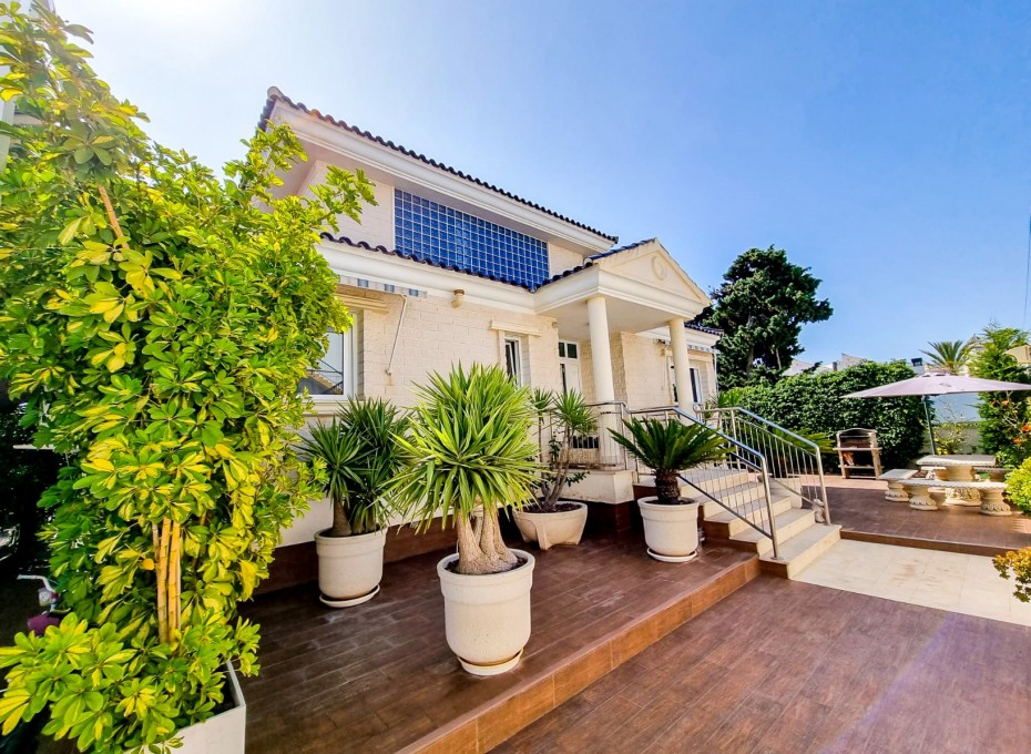 Revente - Independent villa -
Torrevieja - La Mata