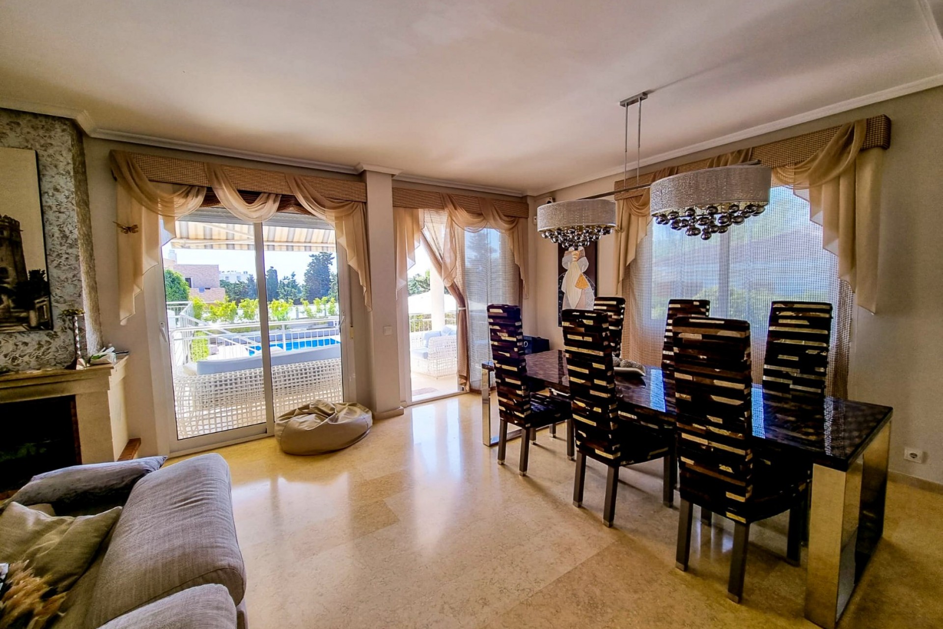 Revente - Independent villa -
Torrevieja - La Mata