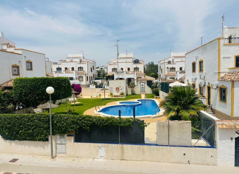 Revente - Maison de ville -
Orihuela - Entre Naranjos Vistabella