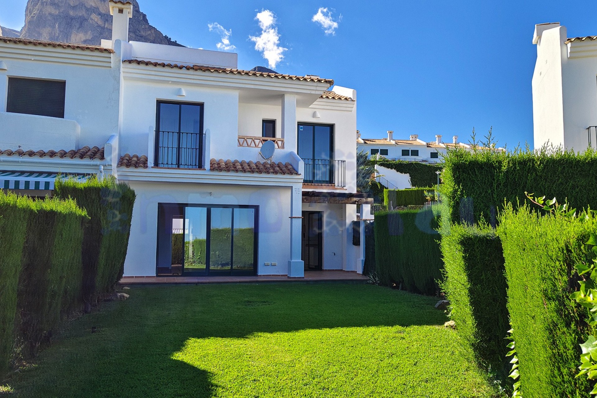 Revente - Maison de ville -
Polop - Urbanizacion