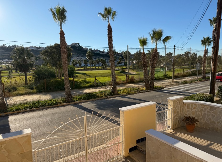 Revente - Semi - Detached Villa -
Ciudad Quesada - La Marquesa Golf