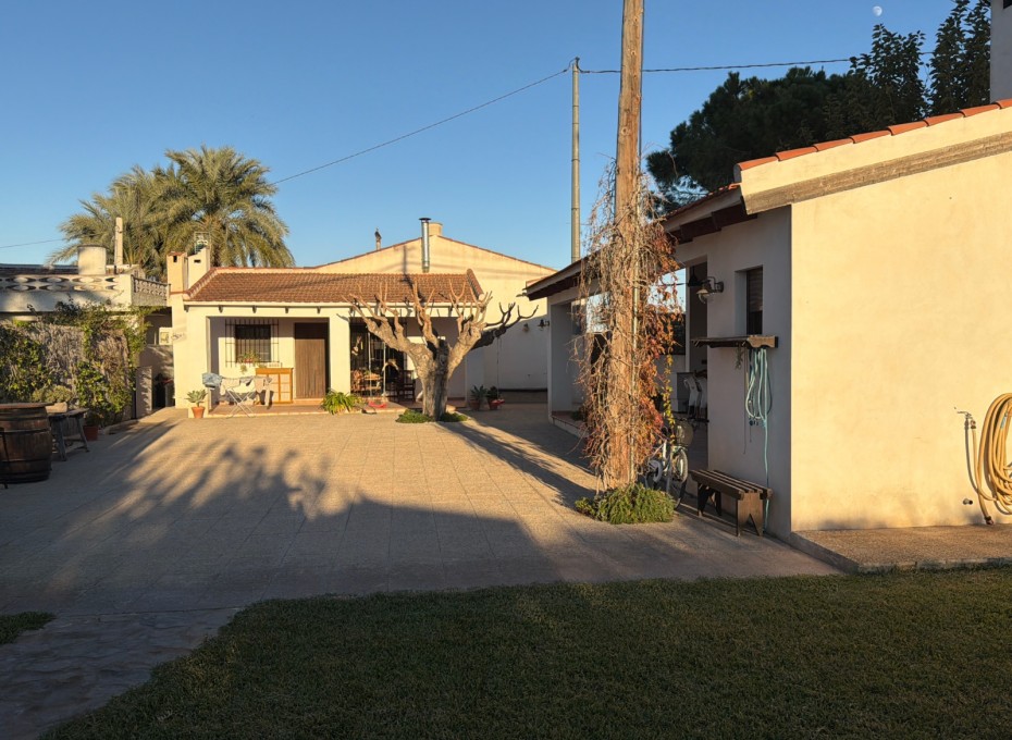 Revente - Semi - Detached Villa -
Dolores