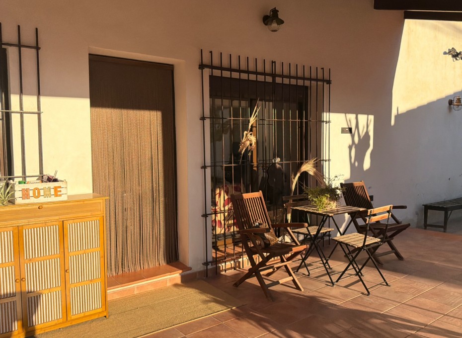 Revente - Semi - Detached Villa -
Dolores