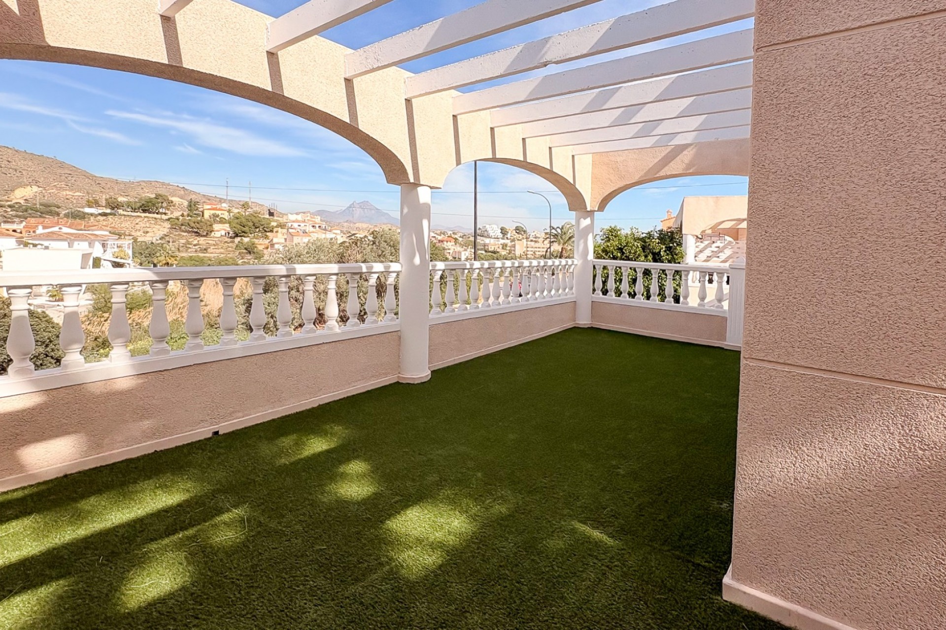 Revente - Semi-Detached Villa -
El Campello - Pueblo Acantilado - Venta Lanuza