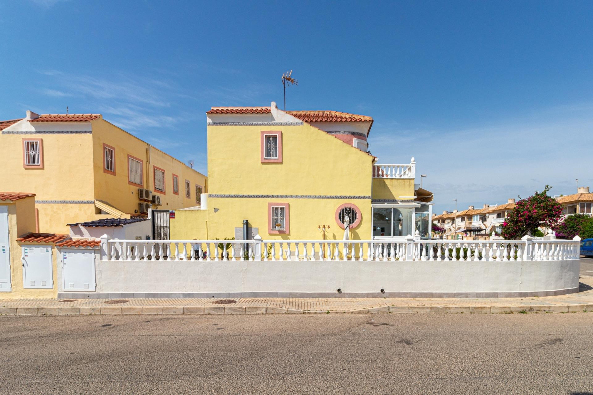 Revente - Terraced house -
Orihuela Costa - La Regia