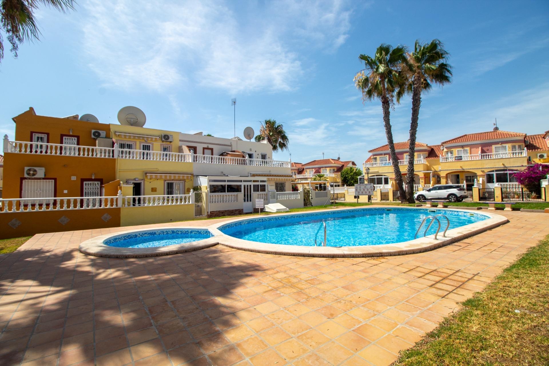 Revente - Terraced house -
Orihuela Costa - La Regia