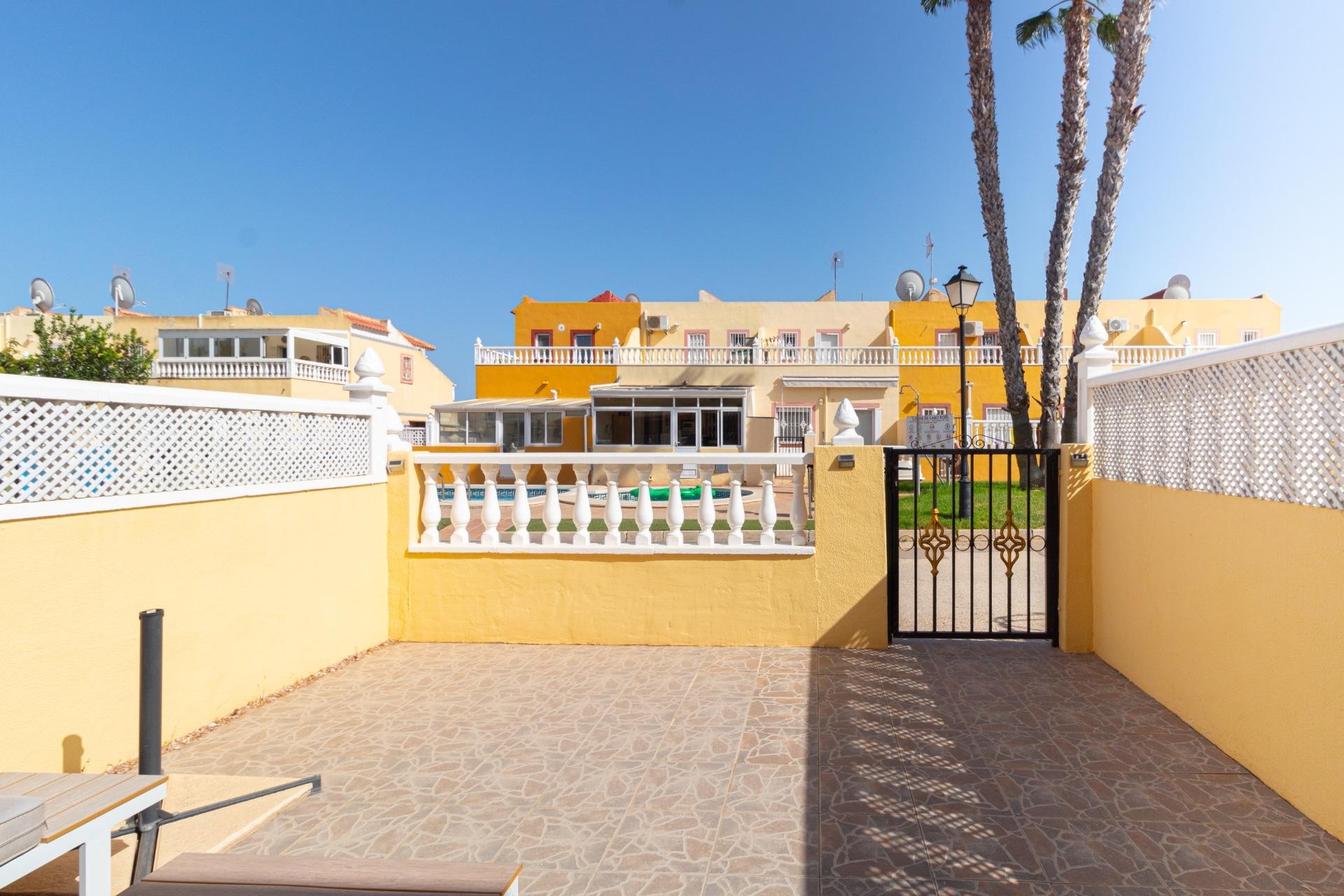 Revente - Terraced house -
Orihuela Costa - La Regia