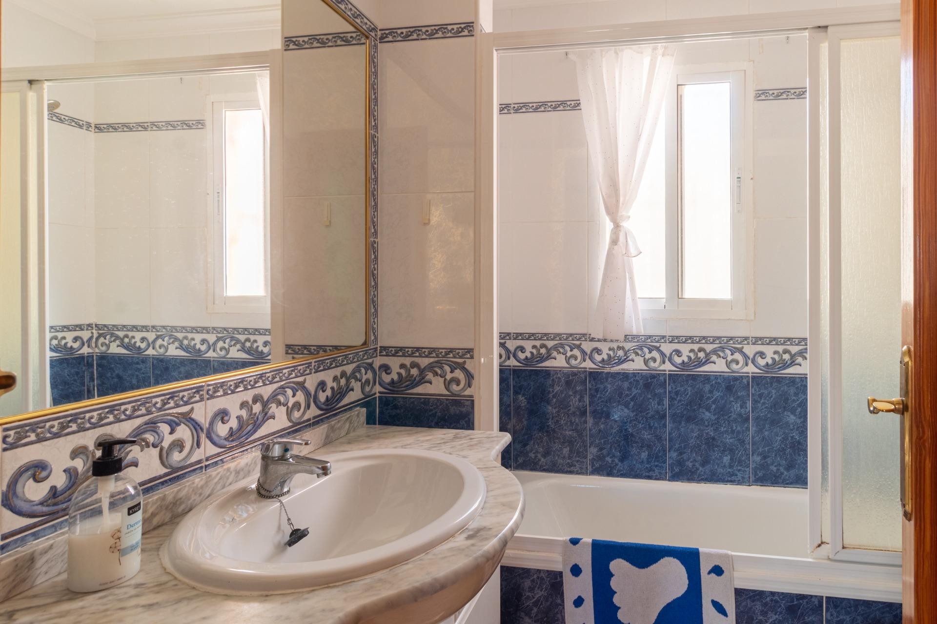 Revente - Terraced house -
Orihuela Costa - La Regia