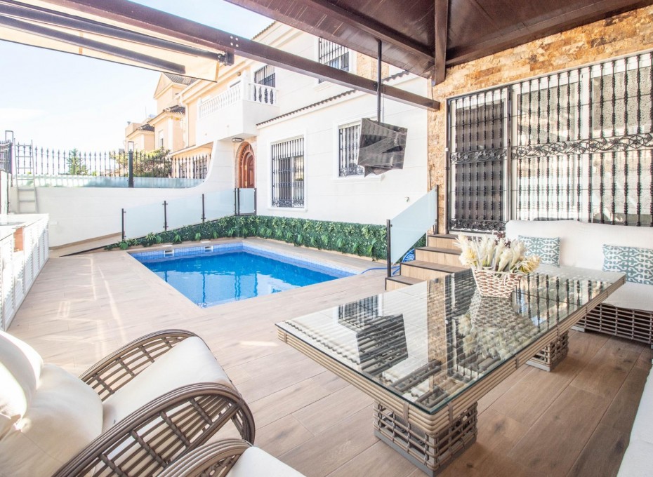Revente - Terraced house -
Orihuela Costa - La Zenia