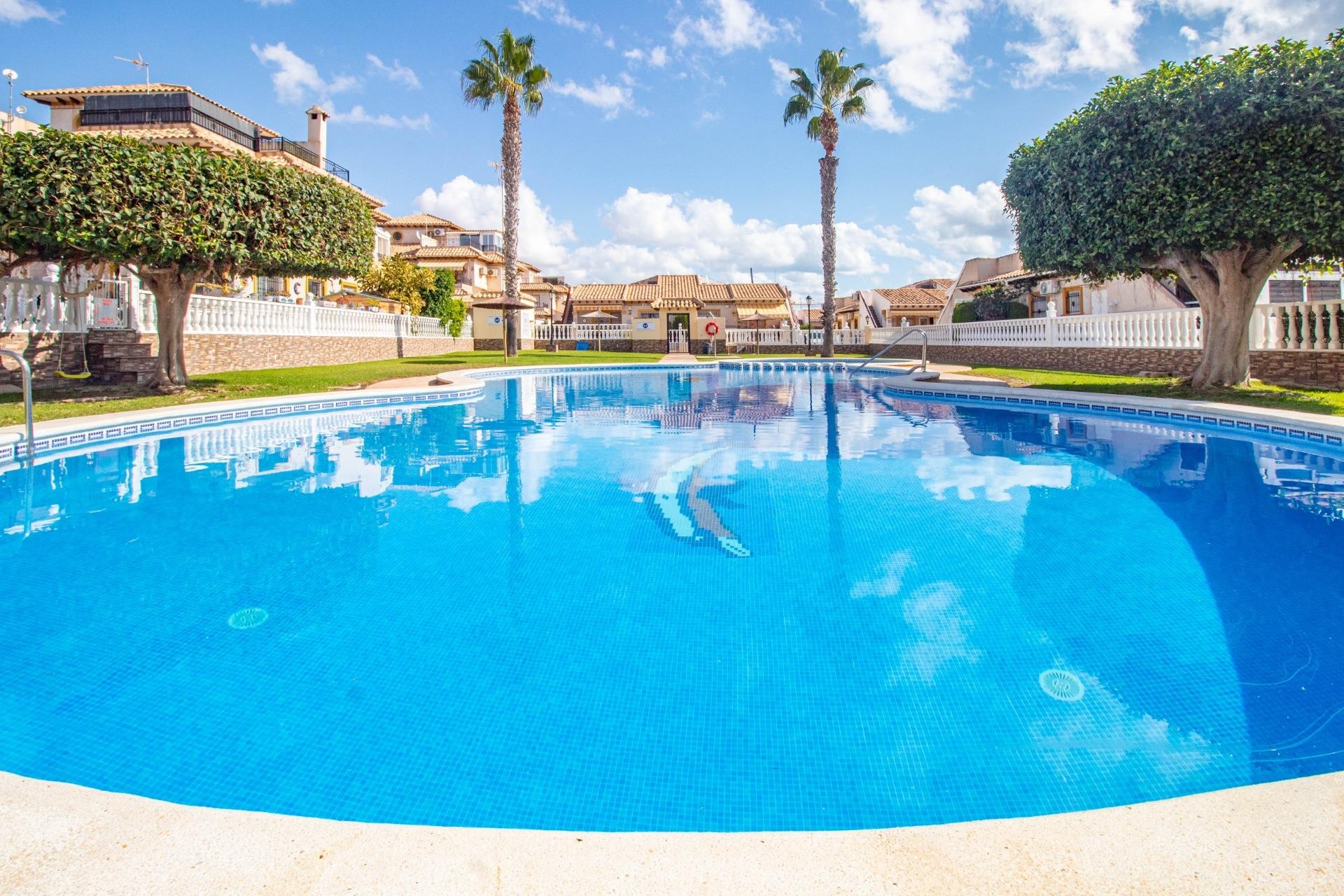 Revente - Terraced house -
Orihuela Costa - La Zenia