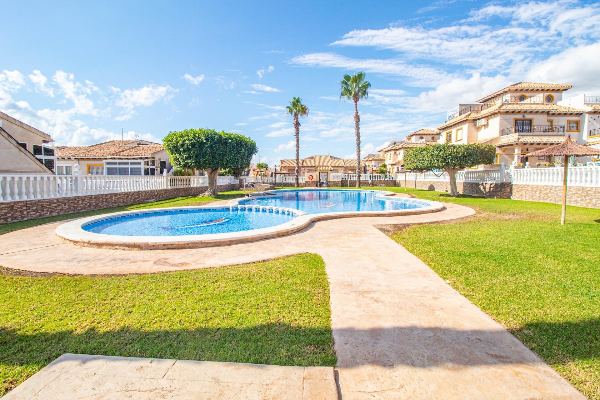 Revente - Terraced house -
Orihuela Costa - La Zenia
