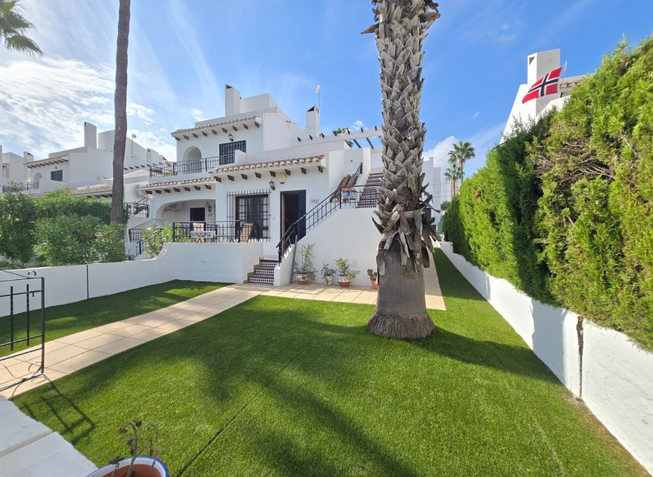 Revente - Townhouse * -
Villamartin * - Los Dolses *
