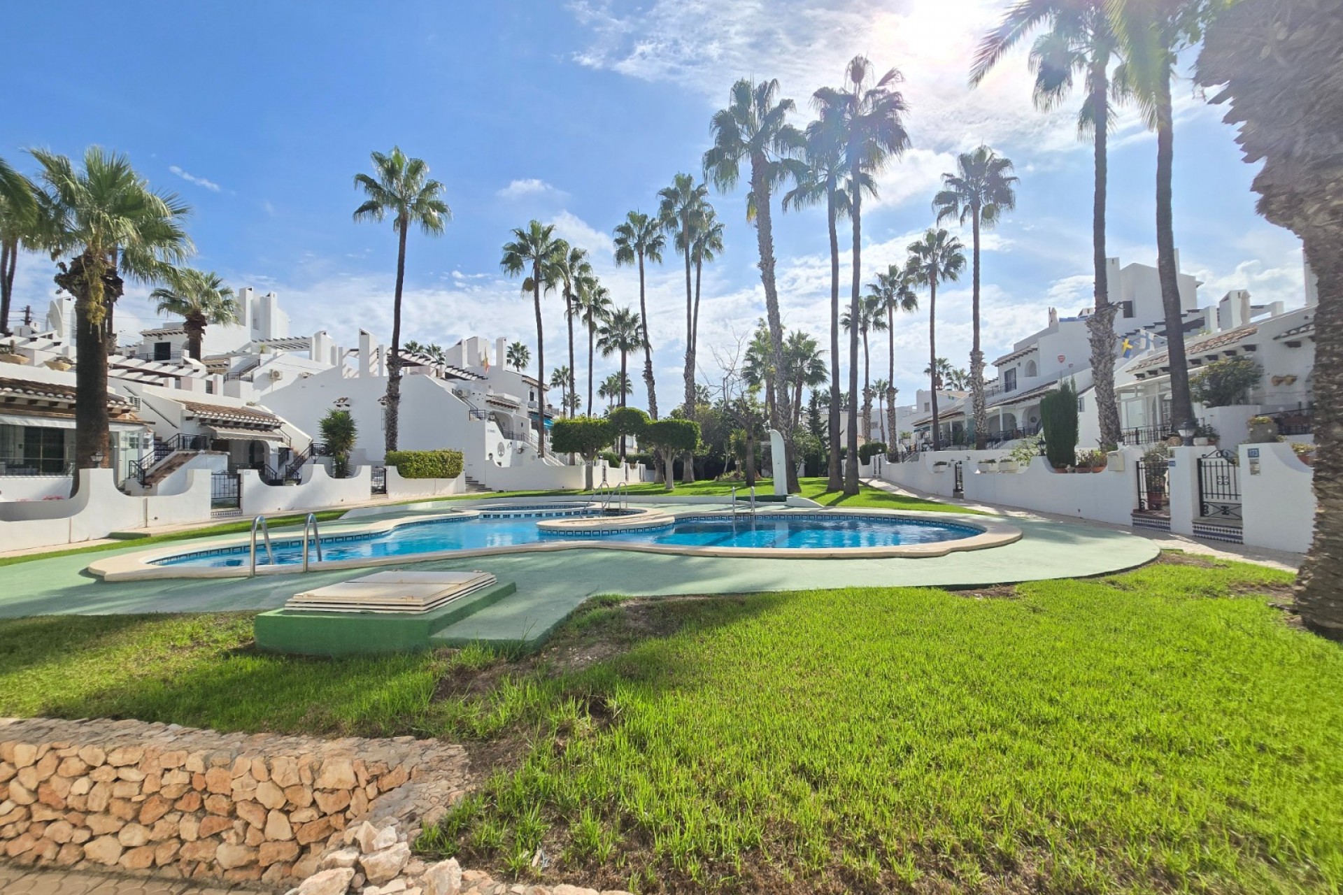 Revente - Townhouse * -
Villamartin * - Los Dolses *