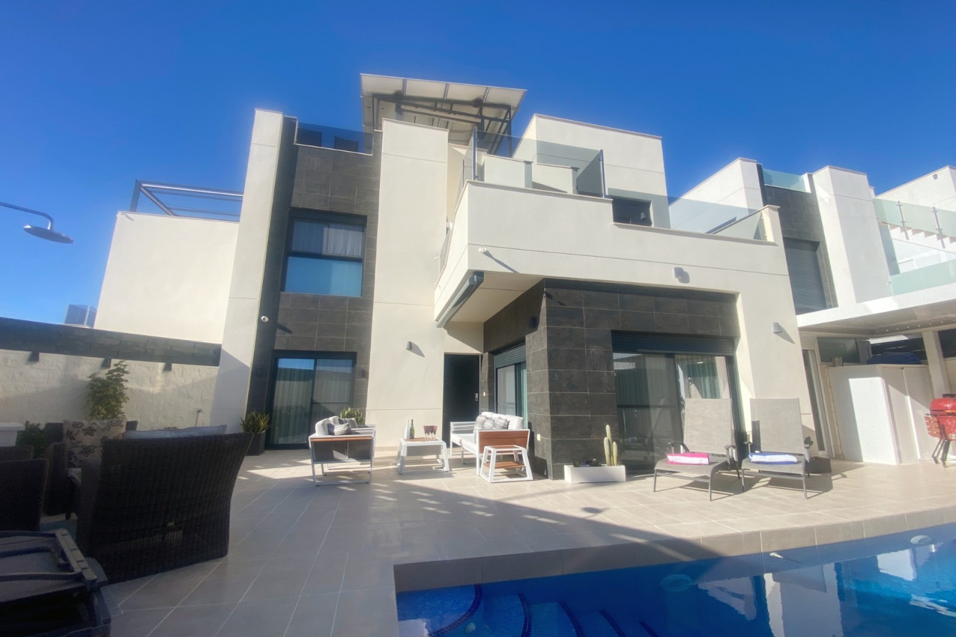 Revente - Villa -
Ciudad Quesada - Pueblo Bravo