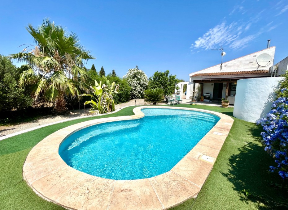 Revente - Villa -
Daya Nueva