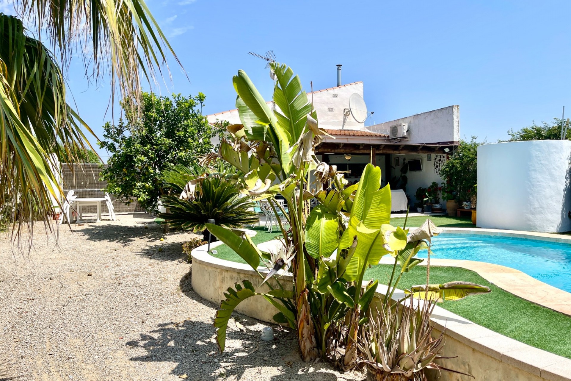 Revente - Villa -
Daya Nueva