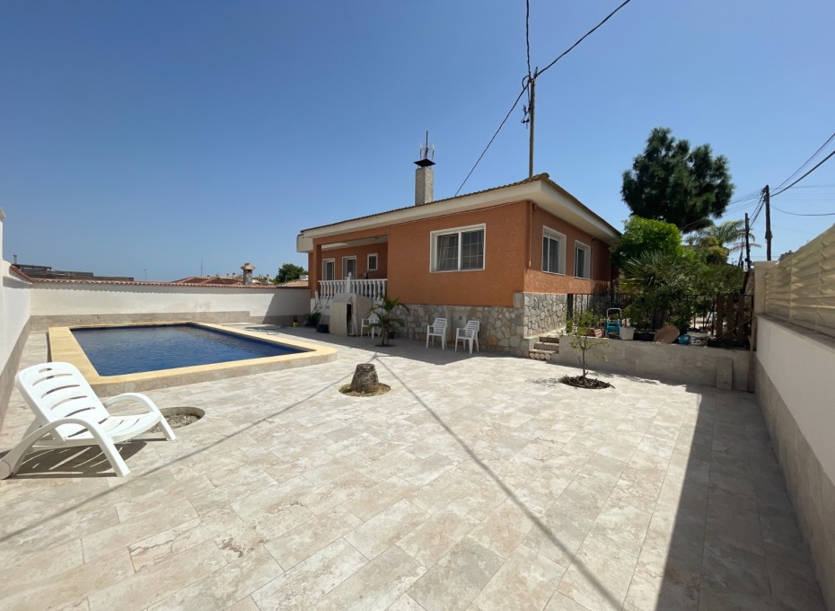Revente - Villa / Detached -
Benijofar - Pueblo