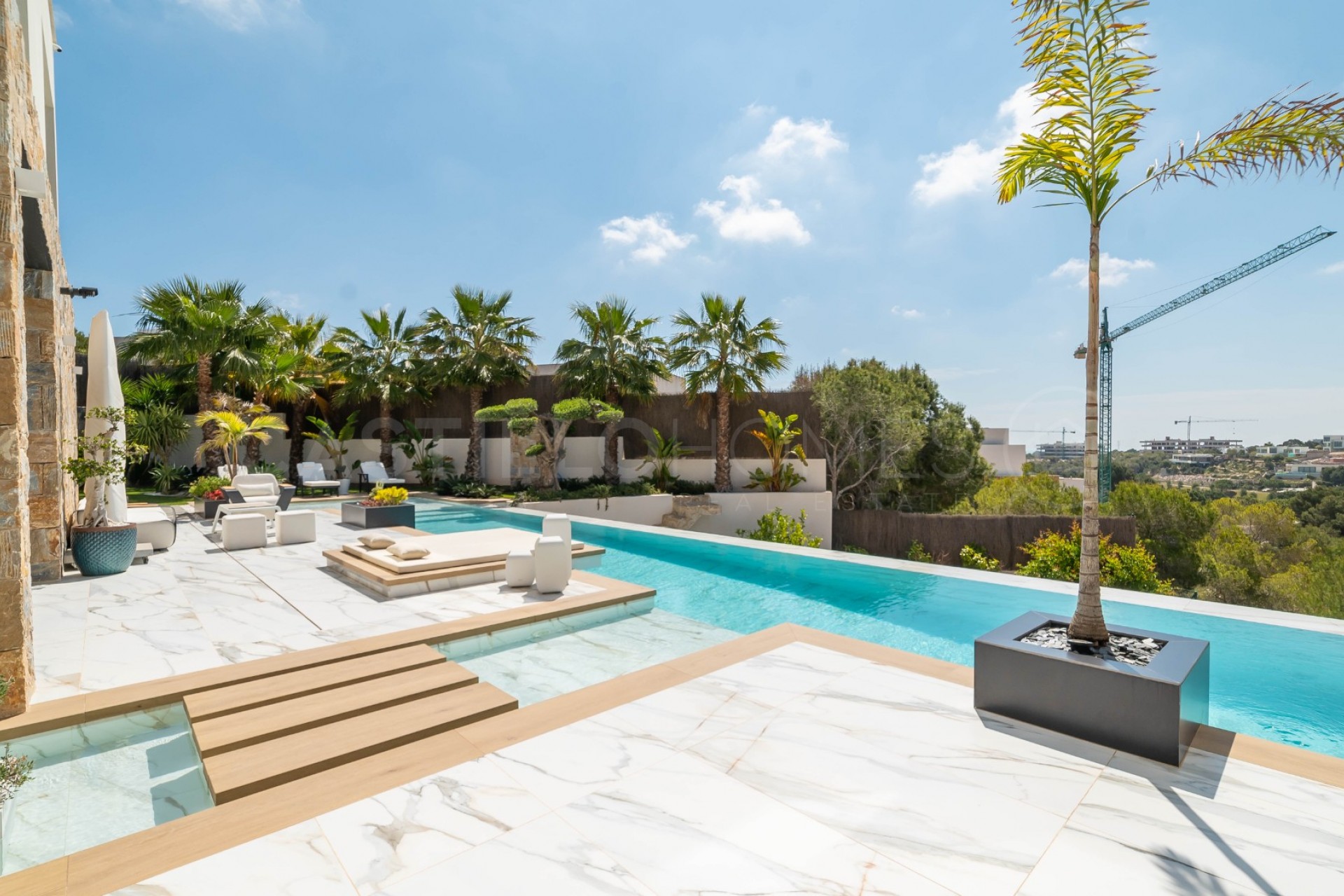 Revente - Villa -
Las colinas - Las colinas golf