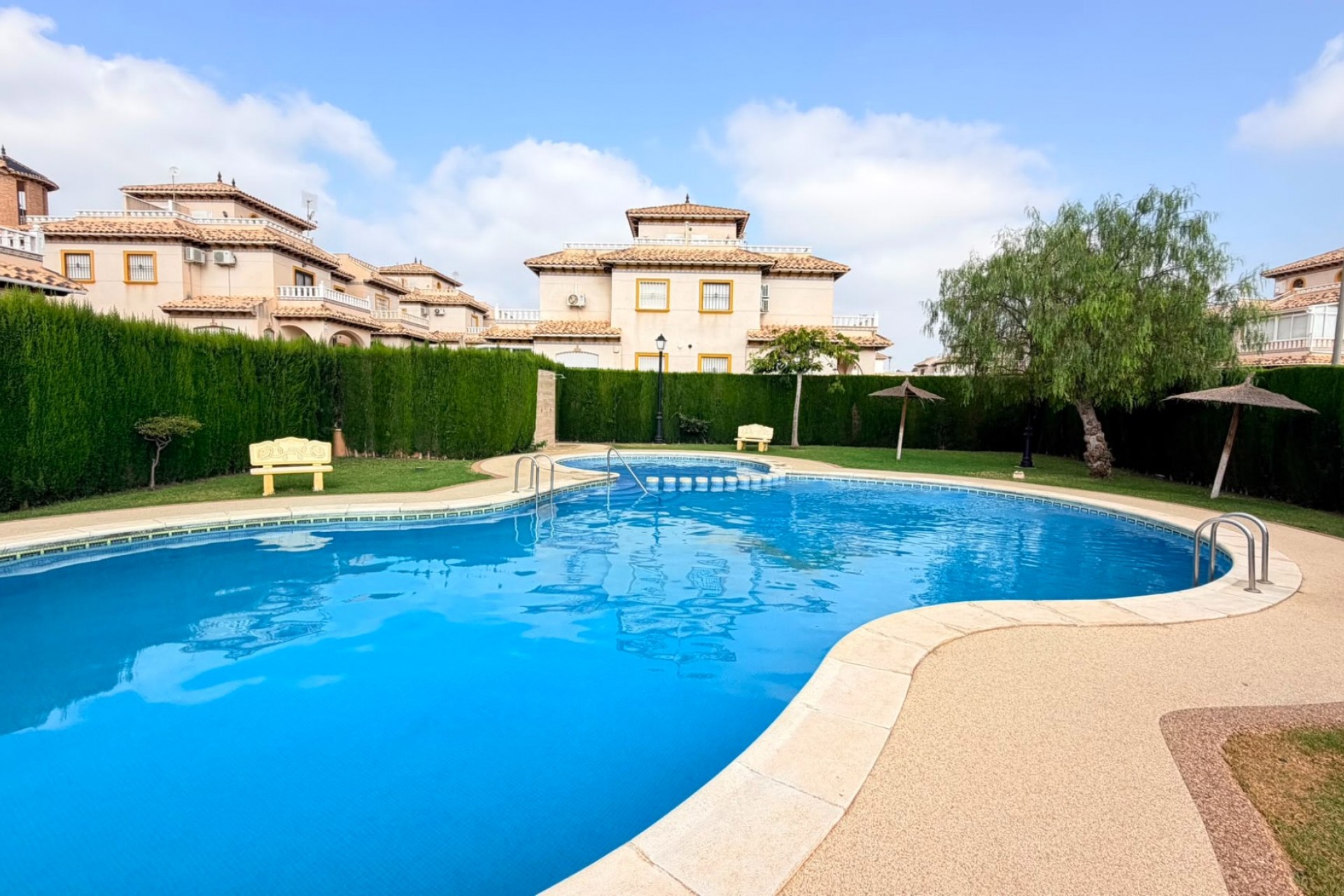 Revente - Villa -
Lomas de Cabo Roig - Orihuela Costa