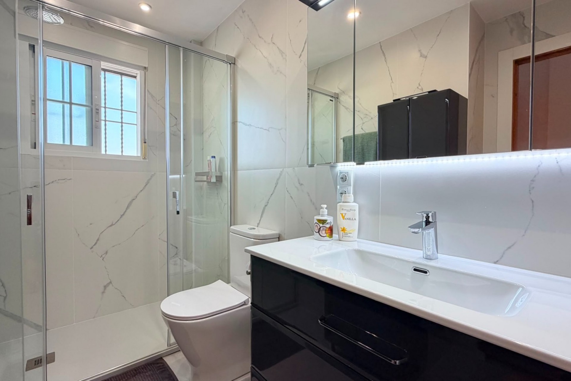 Revente - Villa -
Lomas de Cabo Roig - Orihuela Costa
