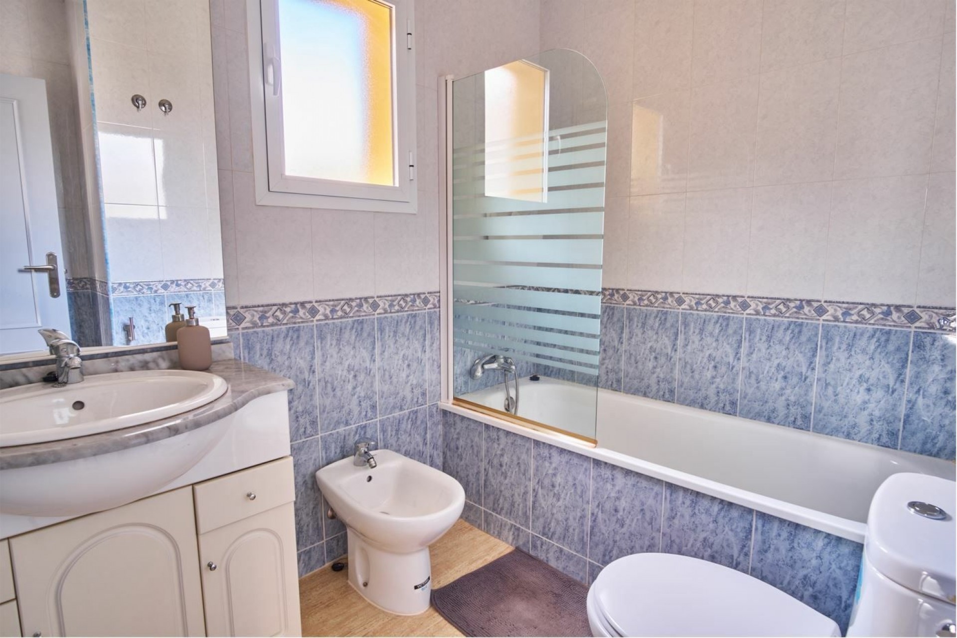 Revente - Villa -
Los Montesinos - La Herrada