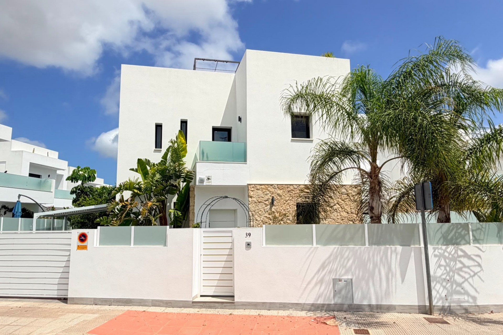 Revente - Villa -
Los Montesinos - La Herrada